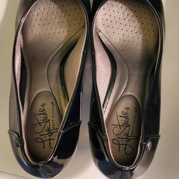 Life Stride Lively Black Patent Pump Size 8M - Picture 2 of 4